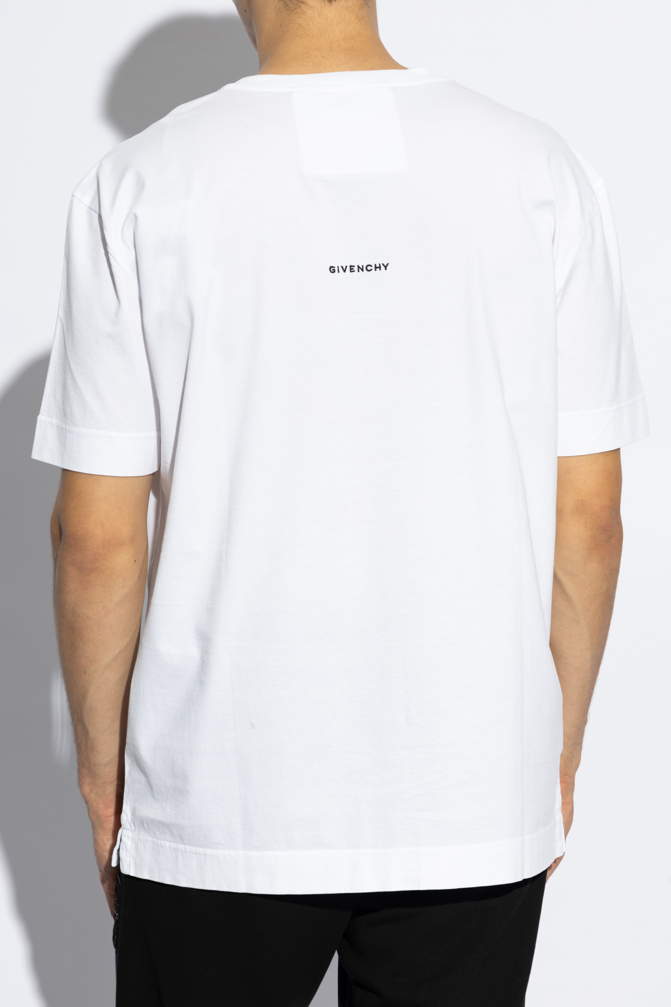 GIVENCHY ホワイト Tシャツ 12+ Givenchy logo-print Cotton T-shirt | White | FARFETCH